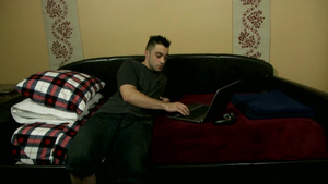 Сын жарит мамашу твердым членом в пизду